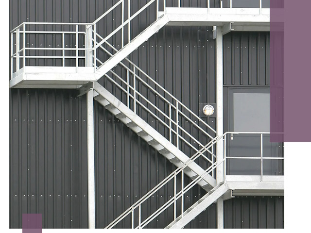 Изготовление и монтаж пожарных лестниц в Мурманске быстро и надежно