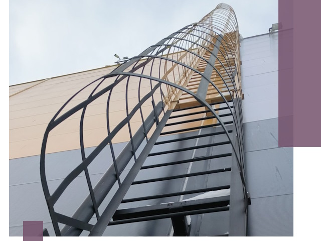 Изготовление и монтаж пожарных лестниц в Мурманске профессионально