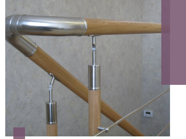 Комбинированные перила на заказ в Мурманске — монтаж и производство