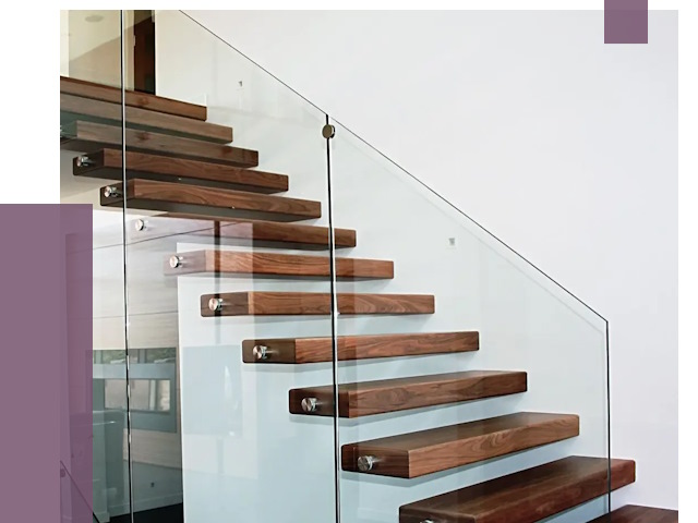 Стеклянные перила для лестницы в Мурманске от 14909 руб.