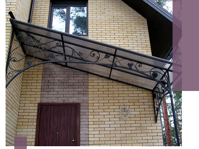 Односкатные козырьки из металла под ключ в Мурманске